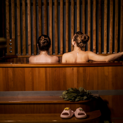 Головная боль в бане: почему она возникает и как правильно с ней работать