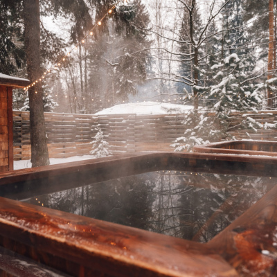 Эффект снежной купели: почему зимнее охлаждение полезнее, чем летом